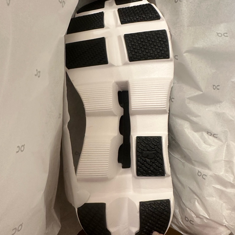 On Cloudmonster White - Picture 3 of 4